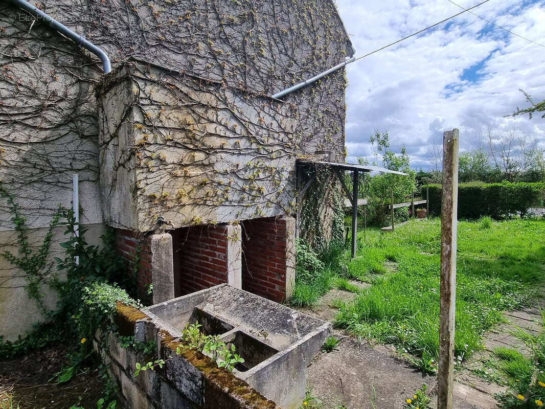 Maison à NEUVY-SAINT-SEPULCHRE
