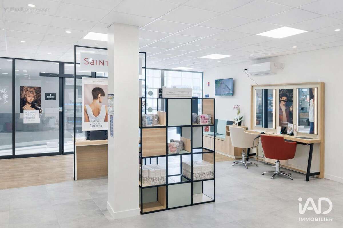 Photo 2 - Commerce à EXINCOURT