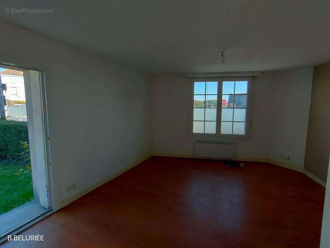 Maison à SAINT-JEAN-D&#039;ANGELY