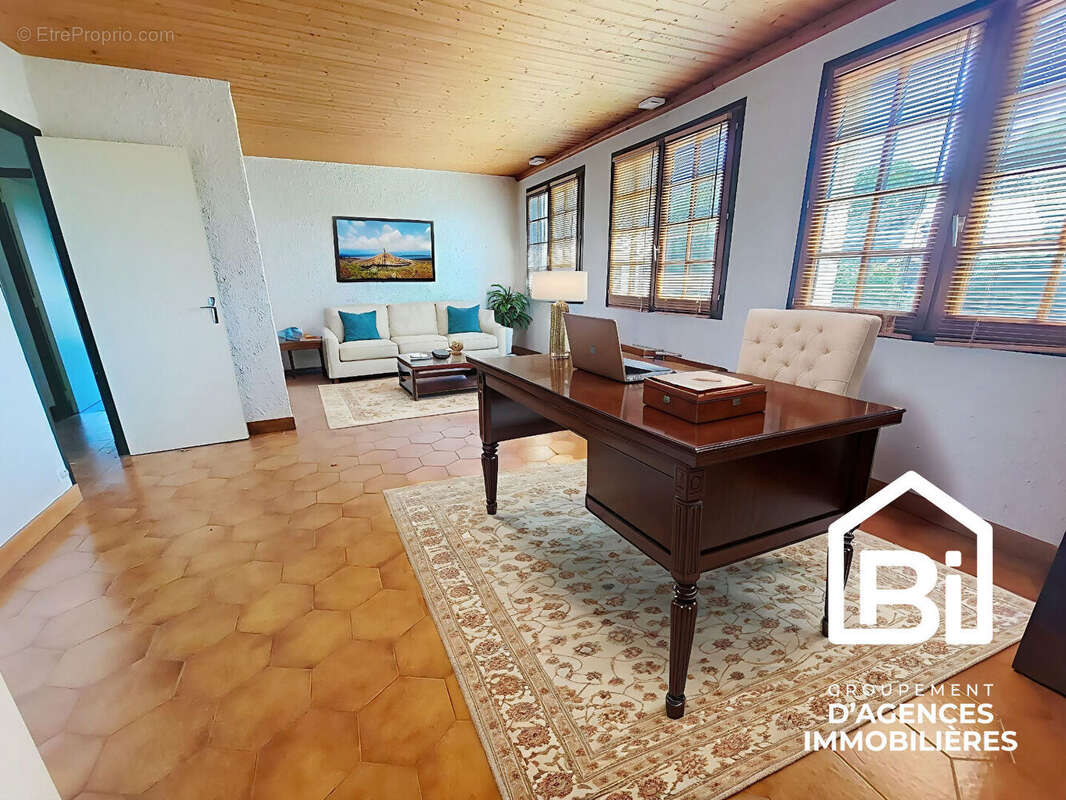 Maison à COLLEVILLE-MONTGOMERY