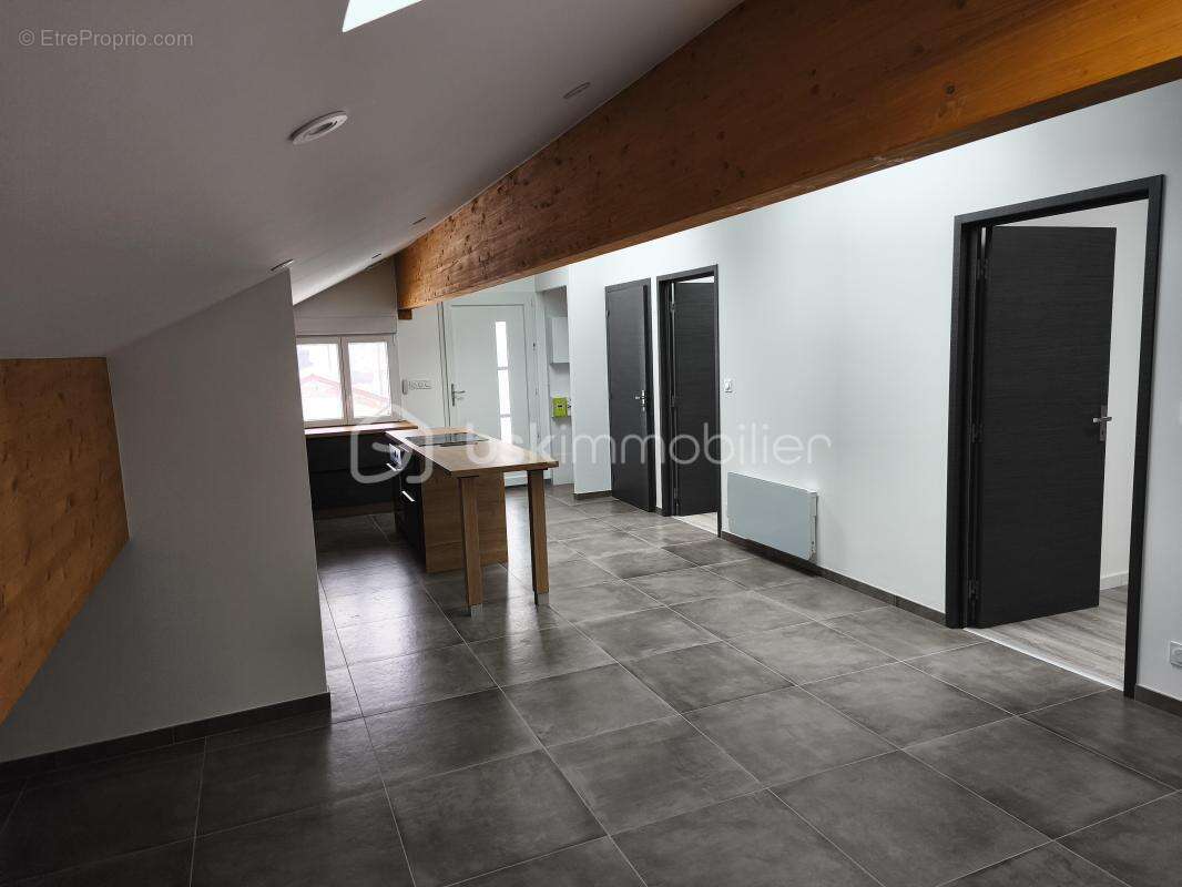 Appartement à BOIS-D'AMONT