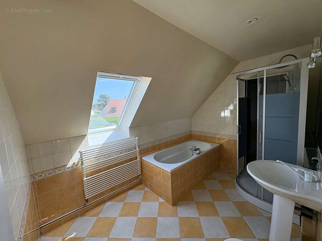 Maison à PONT-SAINTE-MAXENCE