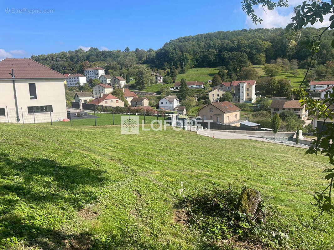 Terrain à LONS-LE-SAUNIER