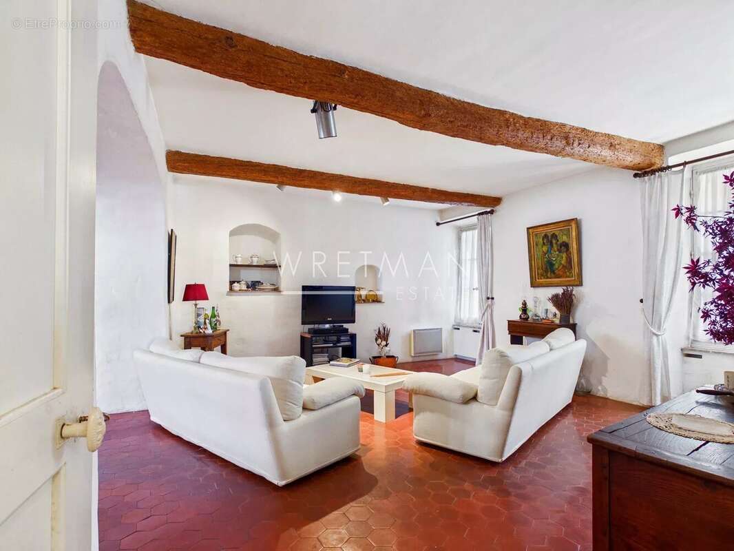 Maison à ROQUEBRUNE-SUR-ARGENS