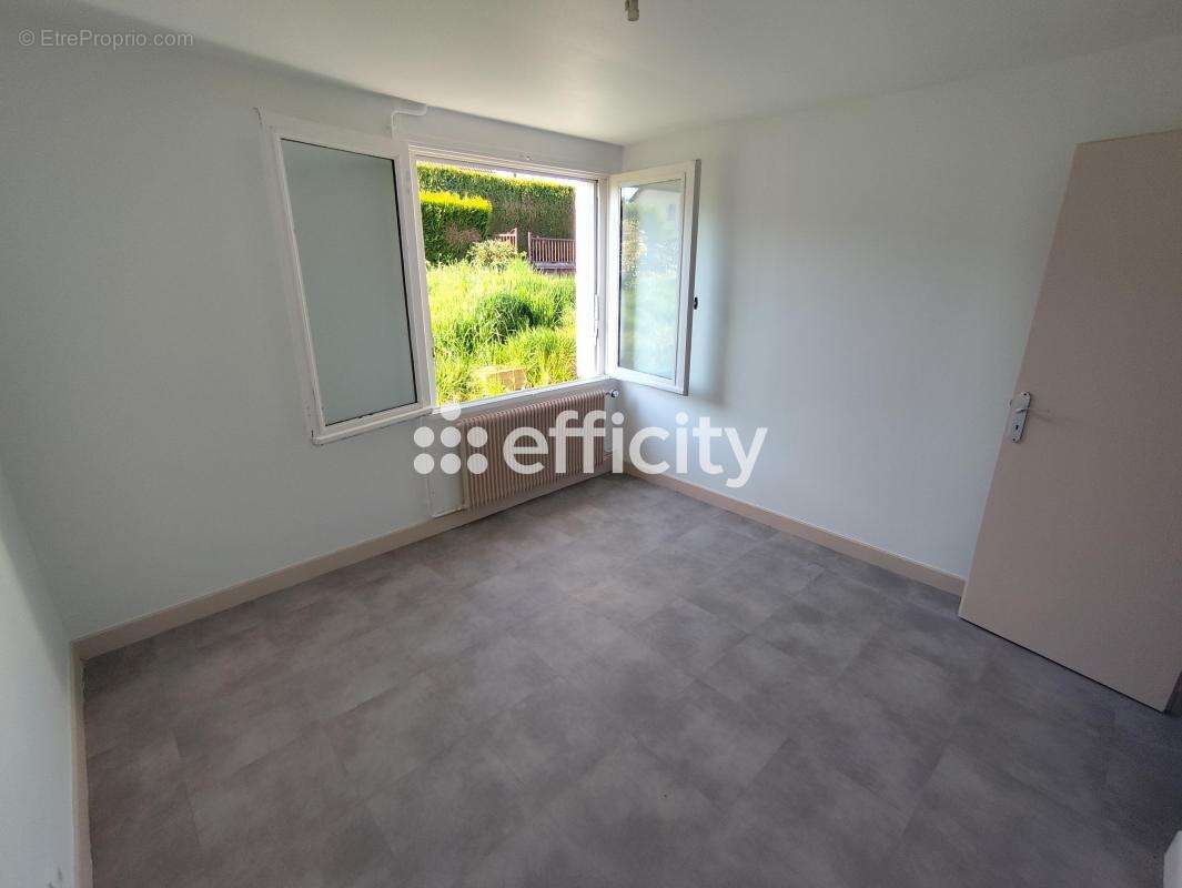 Maison à SAINTE-GAUBURGE-SAINTE-COLOMBE