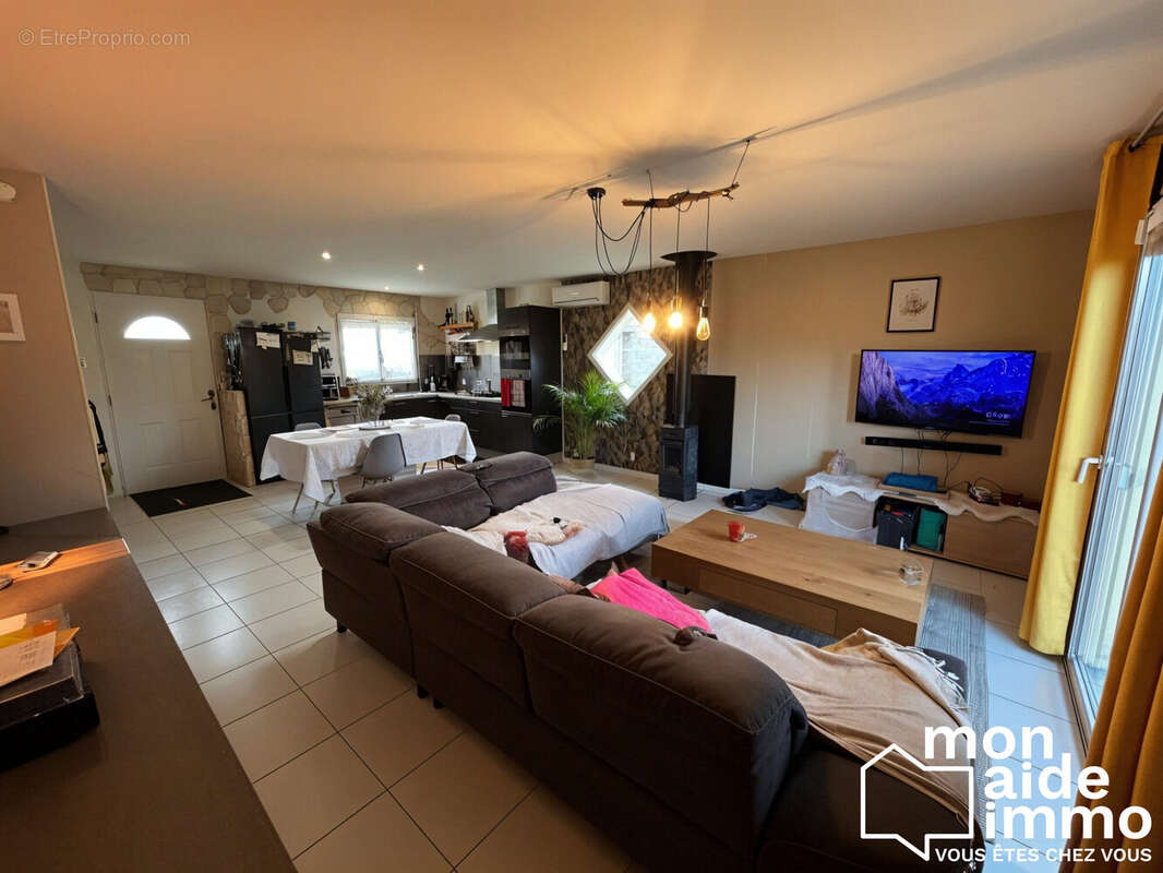 Maison à SAINT-SEURIN-SUR-L'ISLE