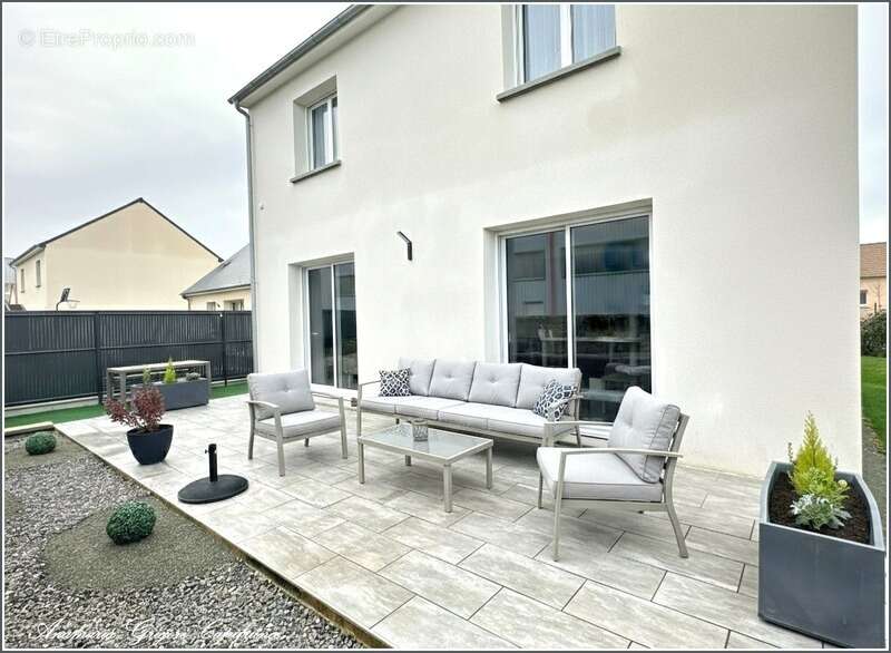 Maison à COURVILLE-SUR-EURE