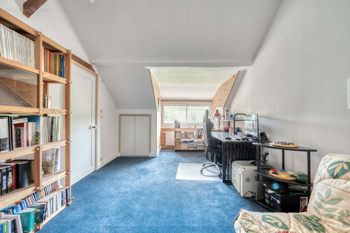 Maison à BONNIERES-SUR-SEINE