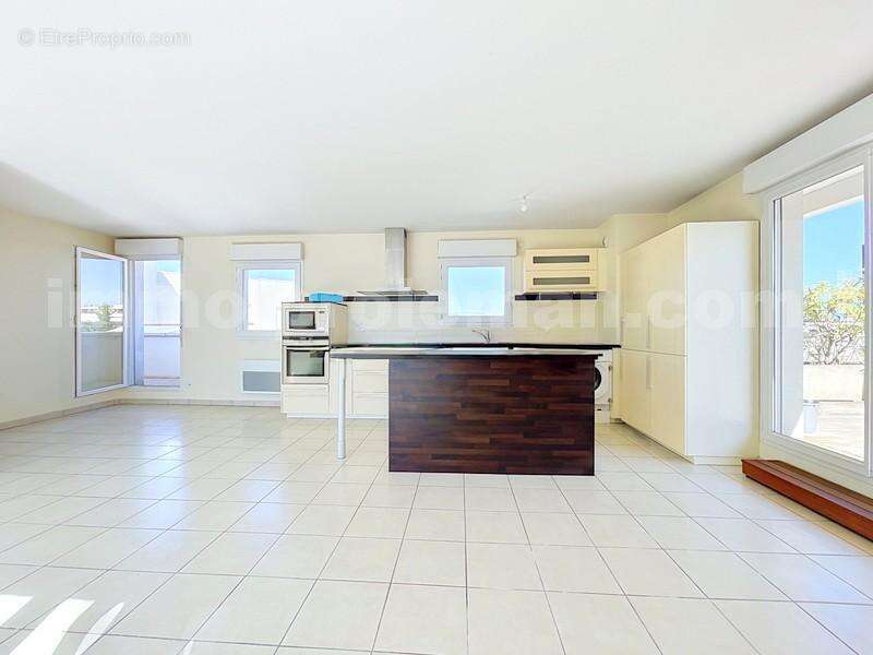 Appartement_T4_Annemasse_Proche_Genève_Ceva_tram_Suisse_investissement_hyper_centre_Séjour_cuisne_terrasse_ - Appartement à ANNEMASSE