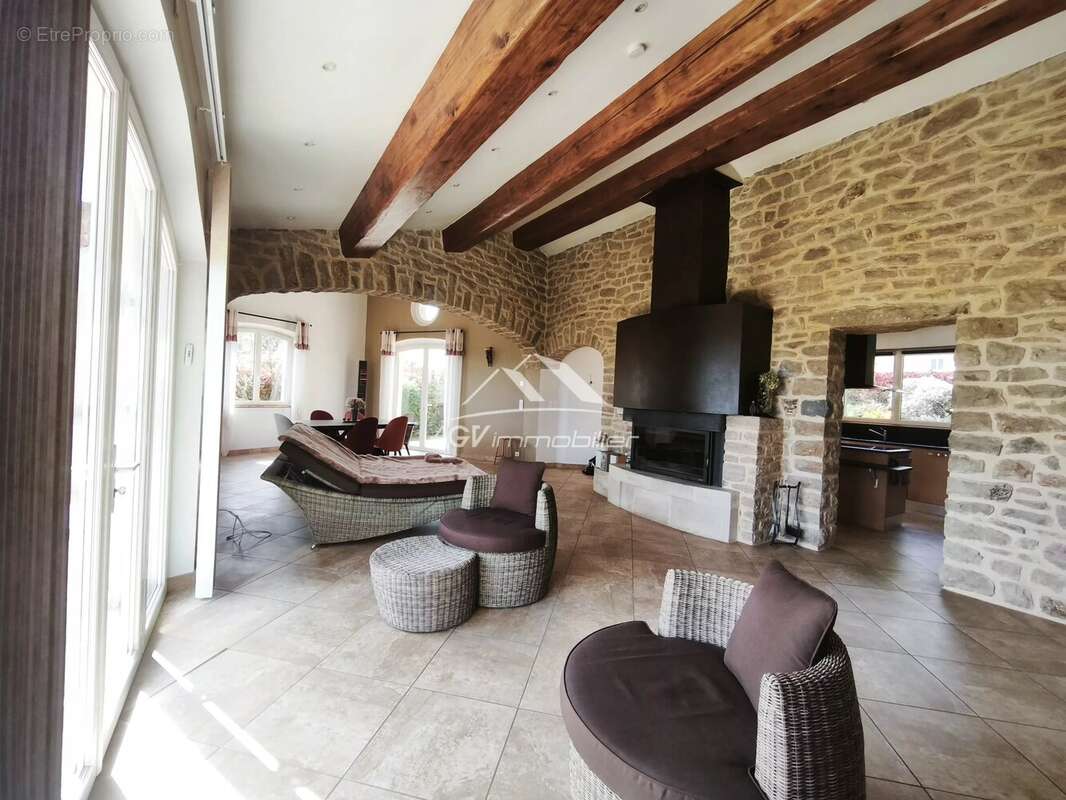 Maison à BOISSET-ET-GAUJAC