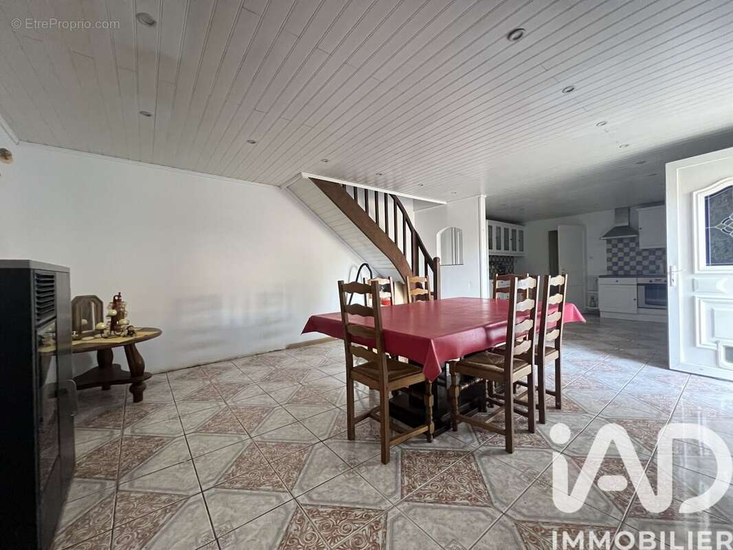 Maison 107 m² à Chavagnes-Les-Redoux  - photo 2