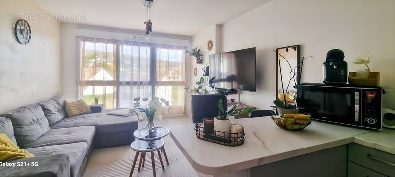 Appartement à CHANTELOUP-LES-VIGNES