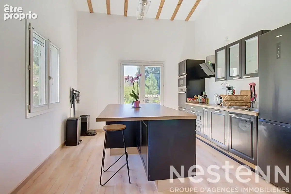 A VENDRE - Maison Vidauban 122 M² , 4 chambres, piscine, grand garage . - photo 6