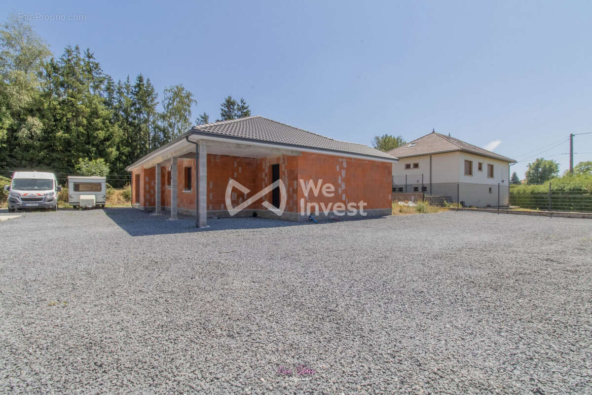 Maison 104 m² à Xivry-Circourt  - photo 2