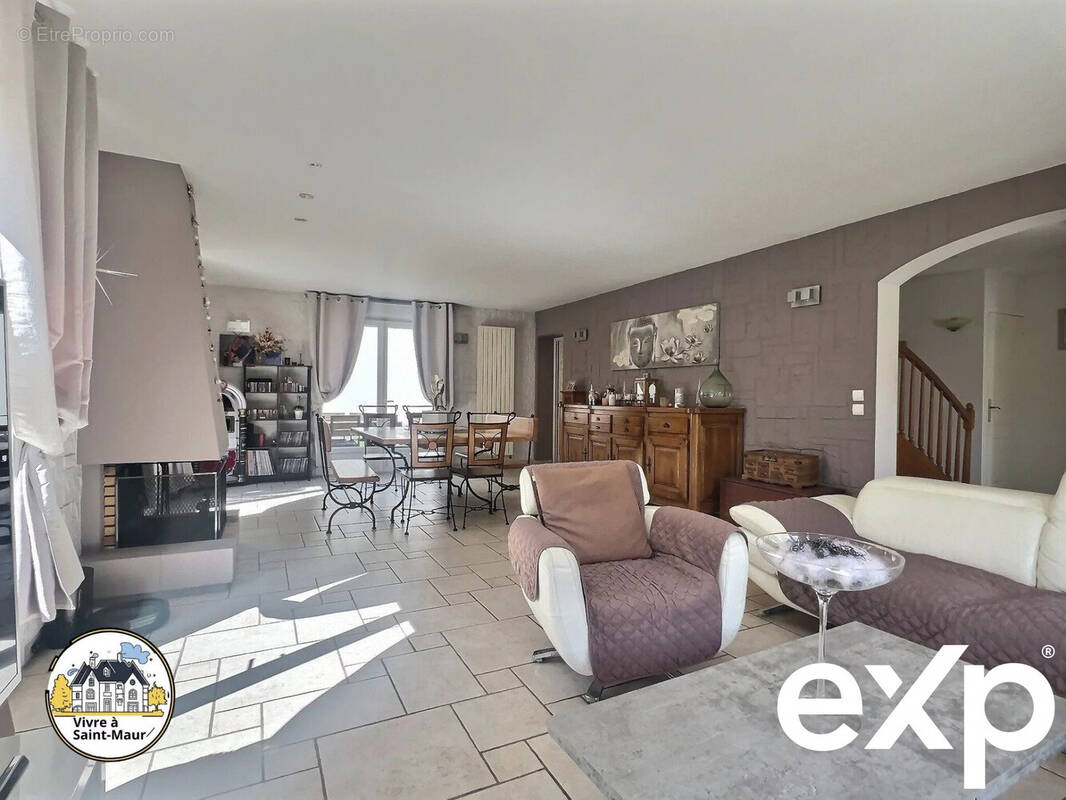 Maison à SAINT-MAUR-DES-FOSSES