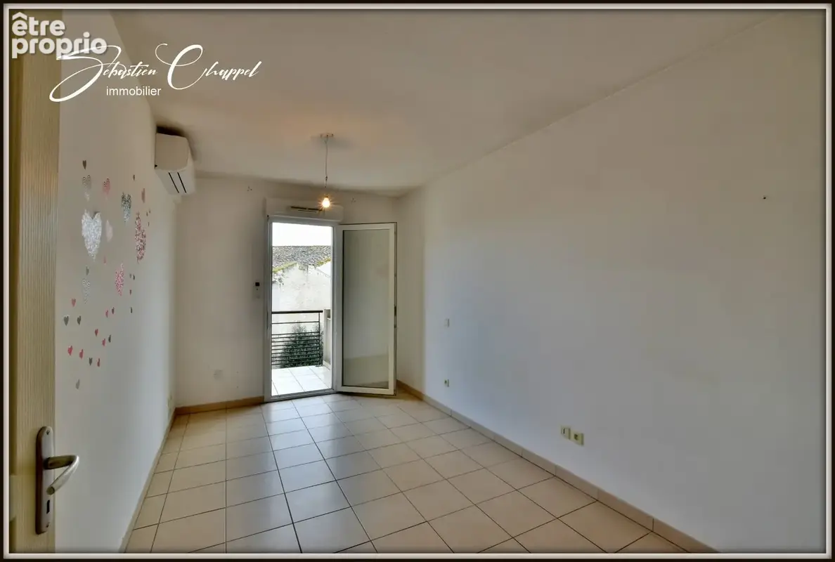 Pézenas – Dernier étage – T2 avec mezzanine, terrasse, climatisation et parking - photo 3