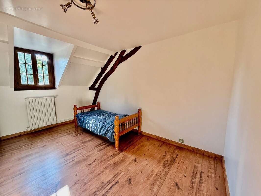 Maison à COUCY-LE-CHATEAU-AUFFRIQUE