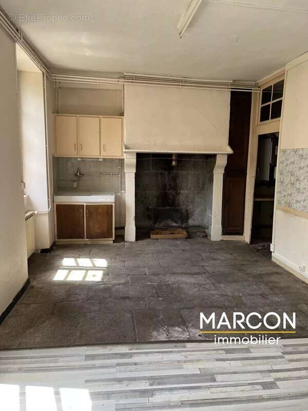 Maison 195 m² à Aubusson  - photo 3