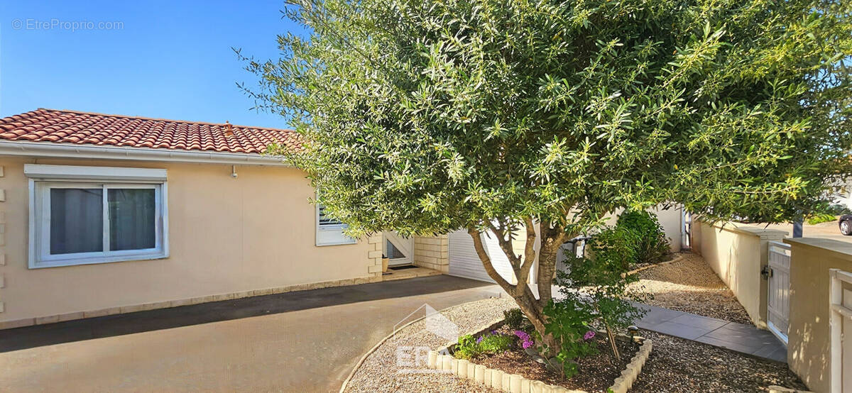 Maison à BLANQUEFORT