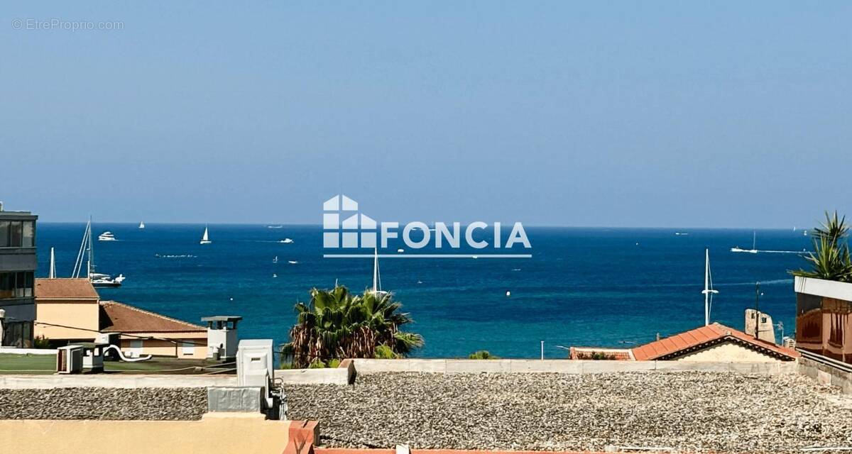 Appartement à SIX-FOURS-LES-PLAGES
