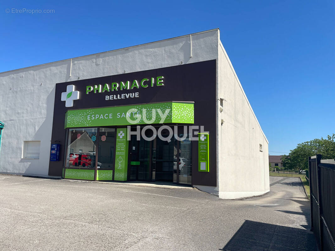 Commerce à LE BREUIL