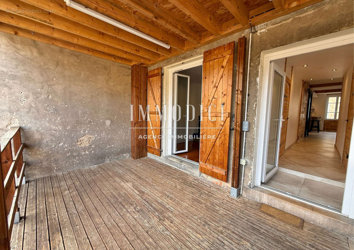 Appartement à THOISSEY