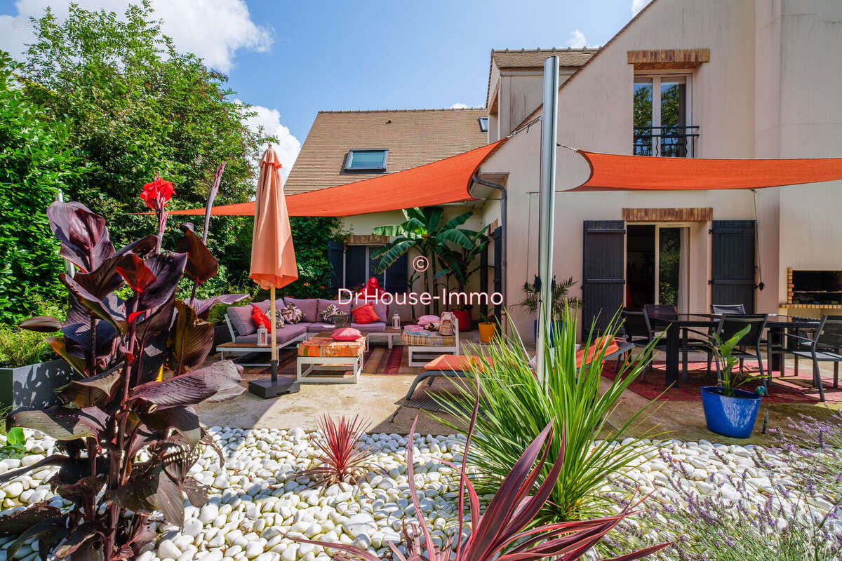 Maison à FEUCHEROLLES