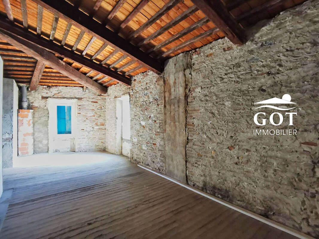 Appartement à SAINT-LAURENT-DE-LA-SALANQUE