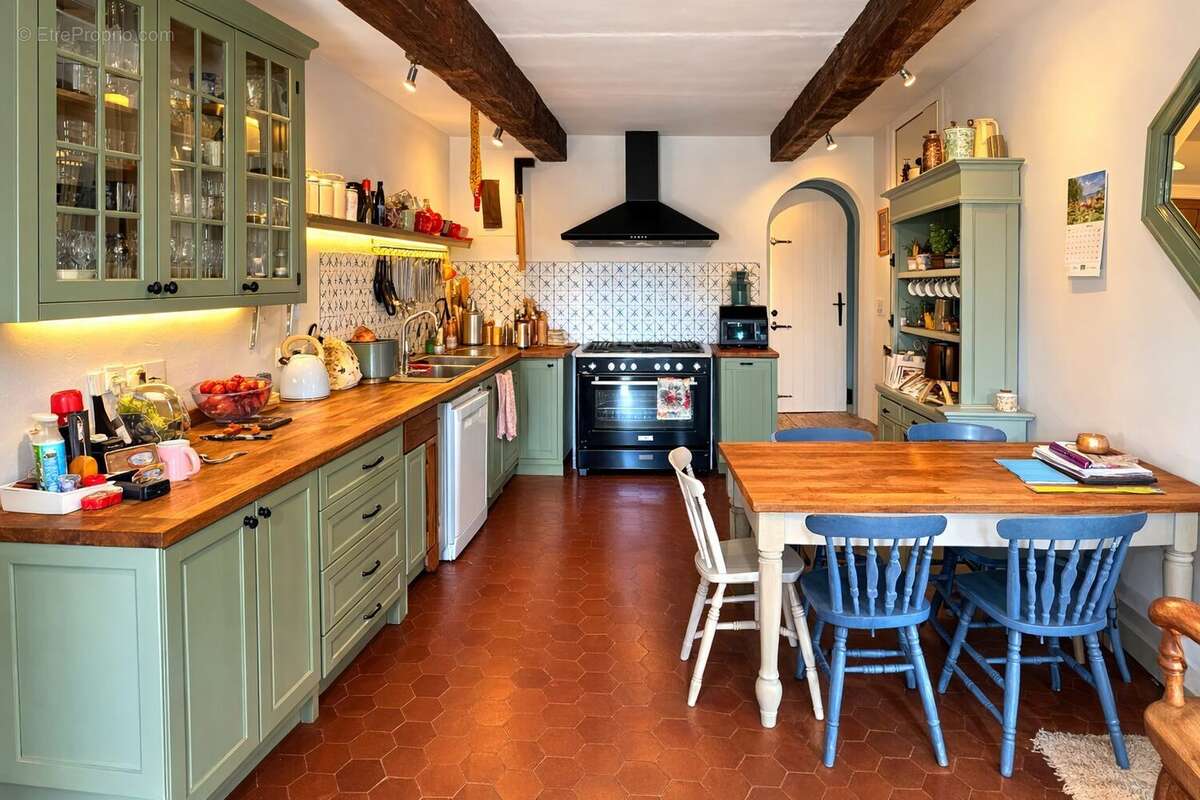 Maison à VILLECOMTAL-SUR-ARROS