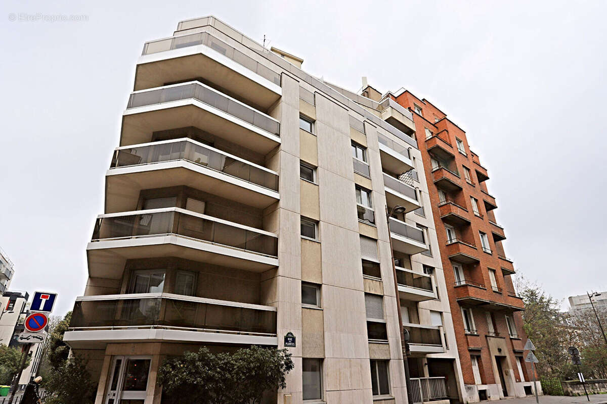 Appartement à PARIS-14E