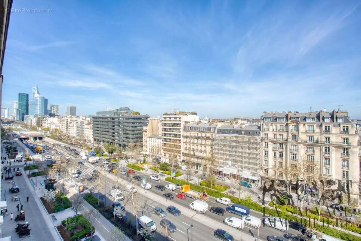 Commerce à NEUILLY-SUR-SEINE