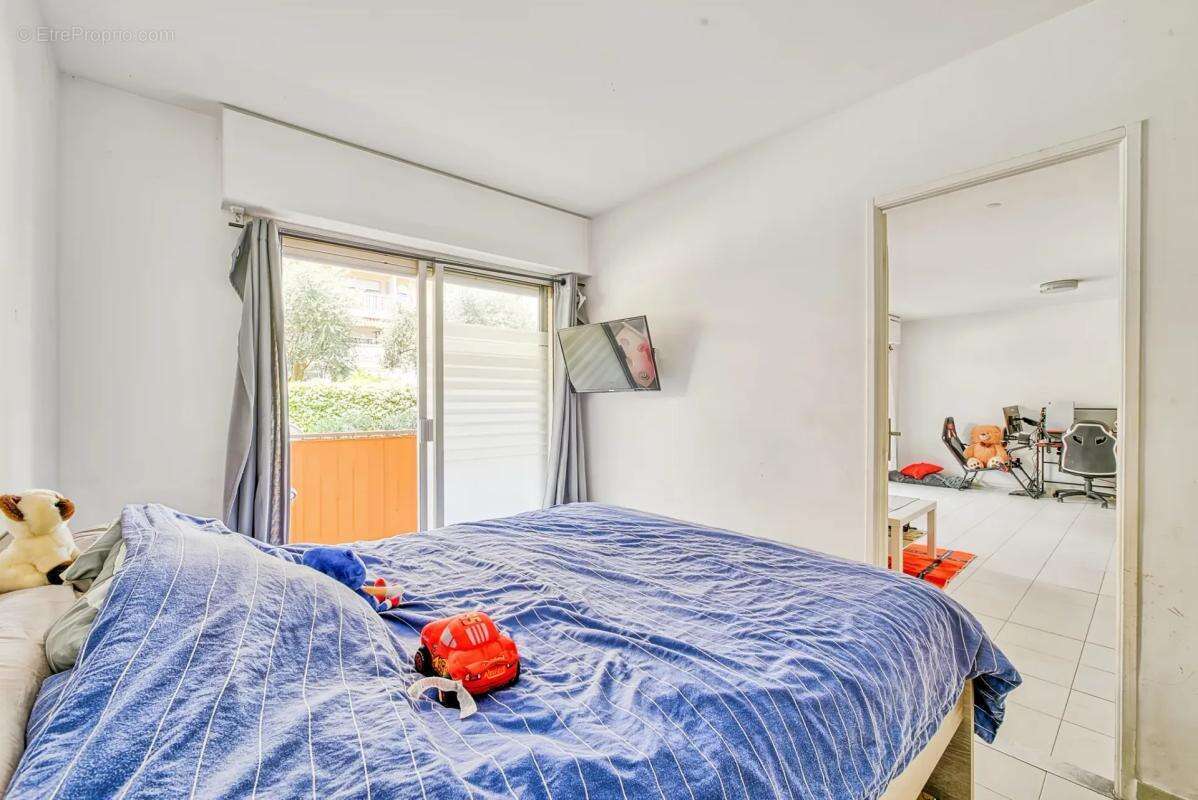 Appartement 2 pièces de 55 m² à Saint-Laurent-du-Var - photo 12