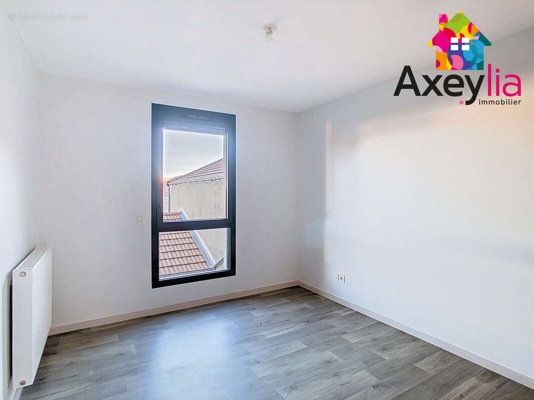 Appartement à RENAISON