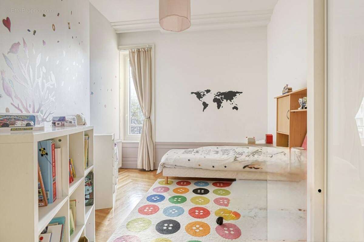 Appartement à PARIS-4E