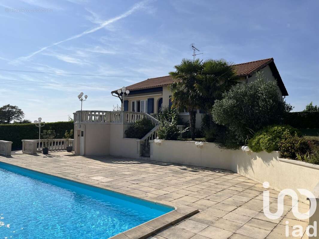 Photo 2 - Maison à MENOMBLET
