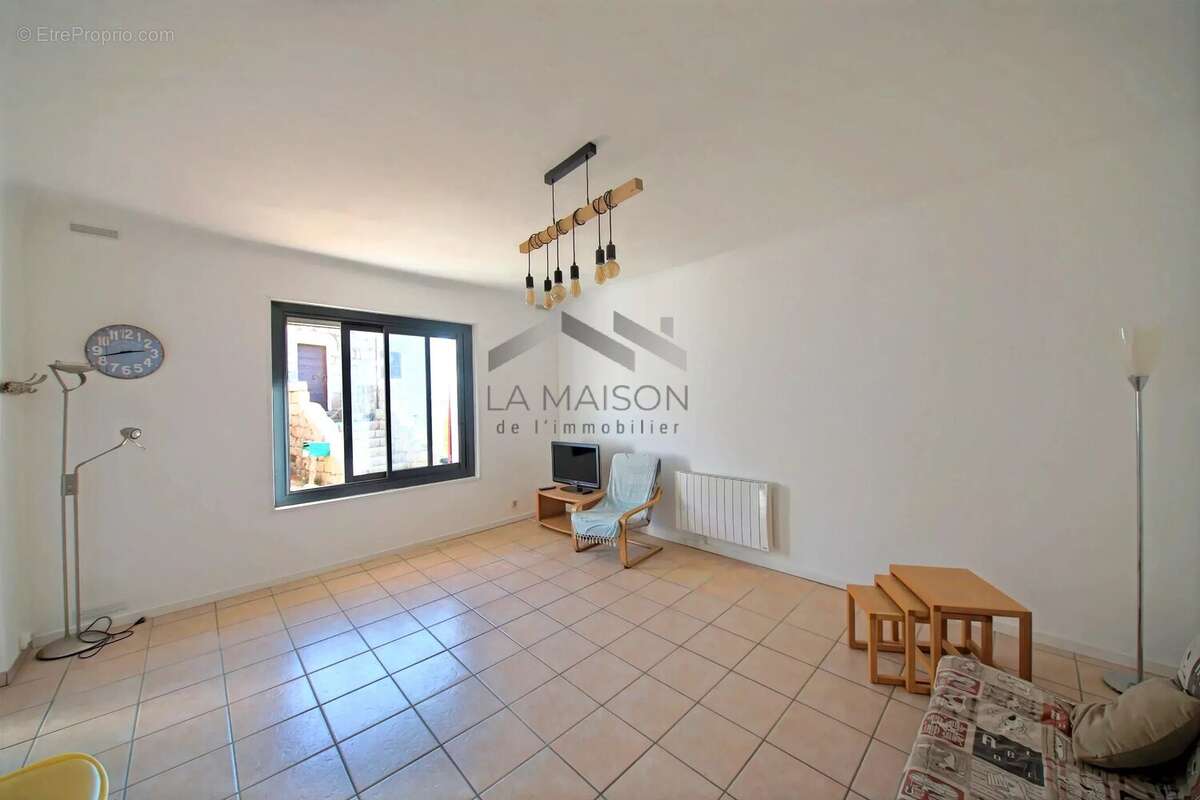 Appartement à MONACIA-D'AULLENE