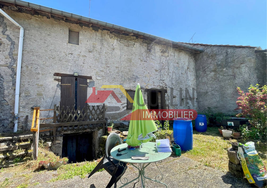 Maison à VILLACOURT