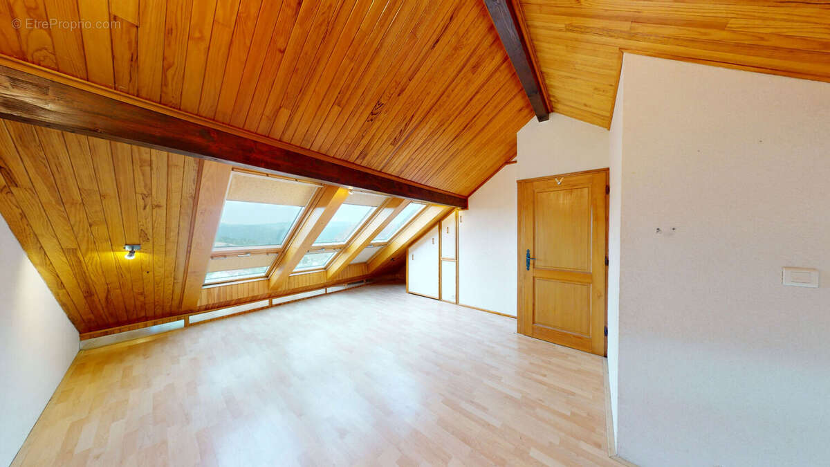 Fournet-Blancheroche : spacieux T5 de 126 m² avec vue imprenable - photo 12