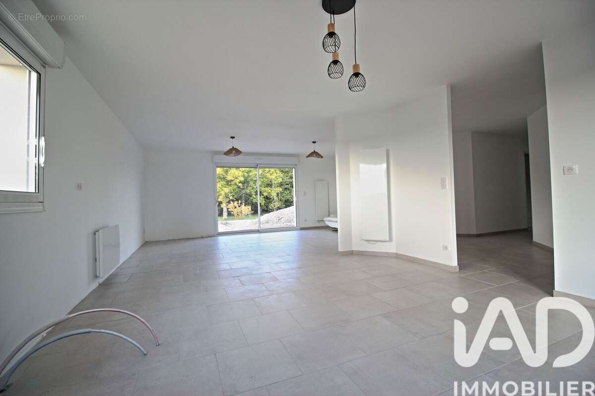 Maison 138 m² à Vertus  - photo 2