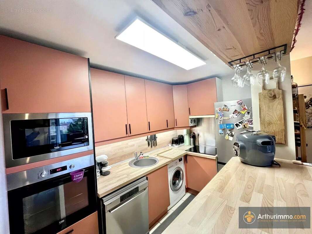 Appartement à LES PAVILLONS-SOUS-BOIS