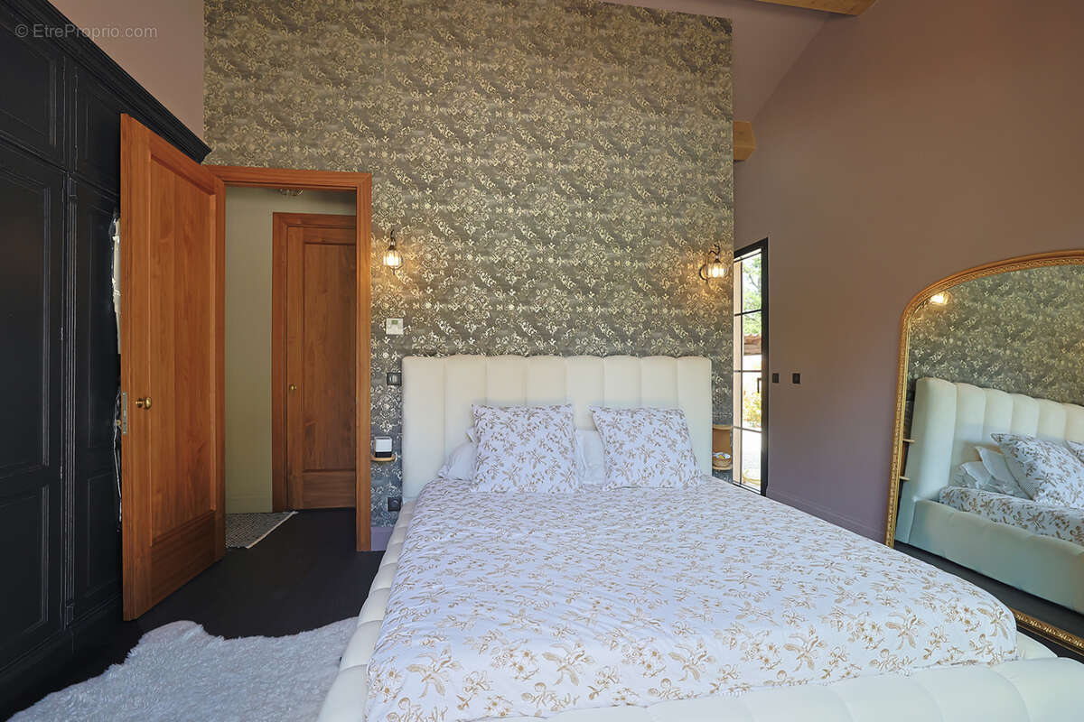 Maison à SOLLIES-TOUCAS