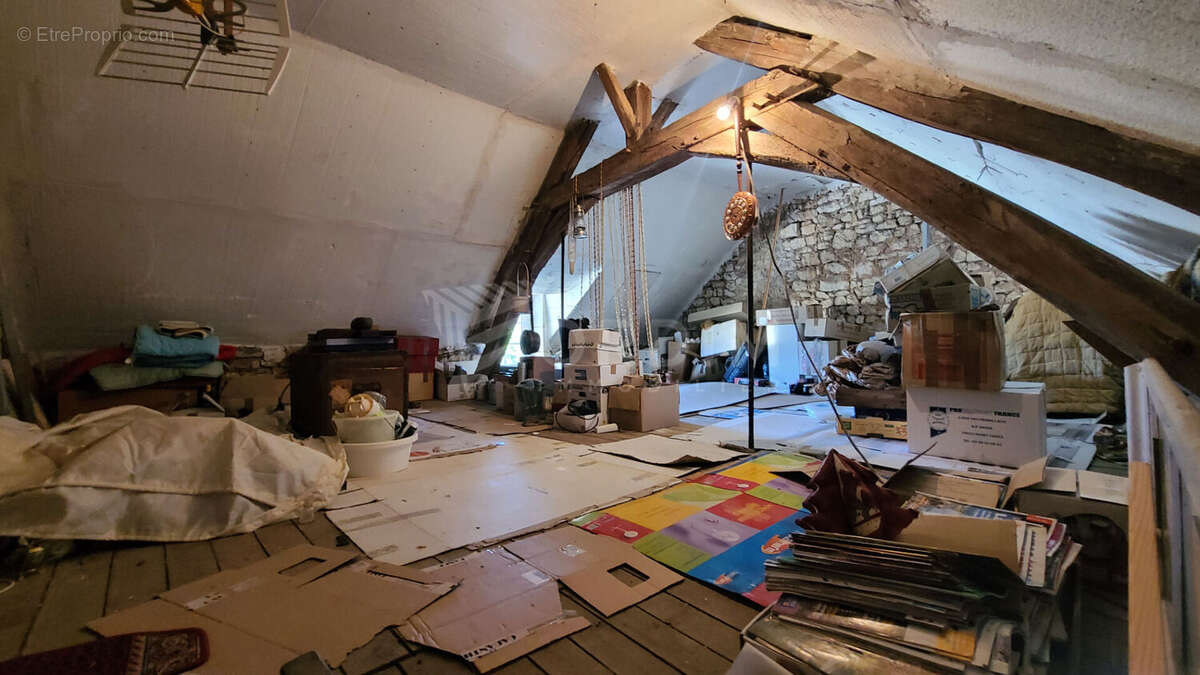 Maison centre village - photo 13