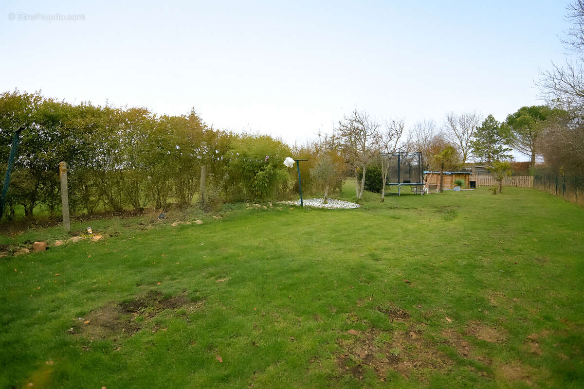 Maison à LA QUEUE-LES-YVELINES