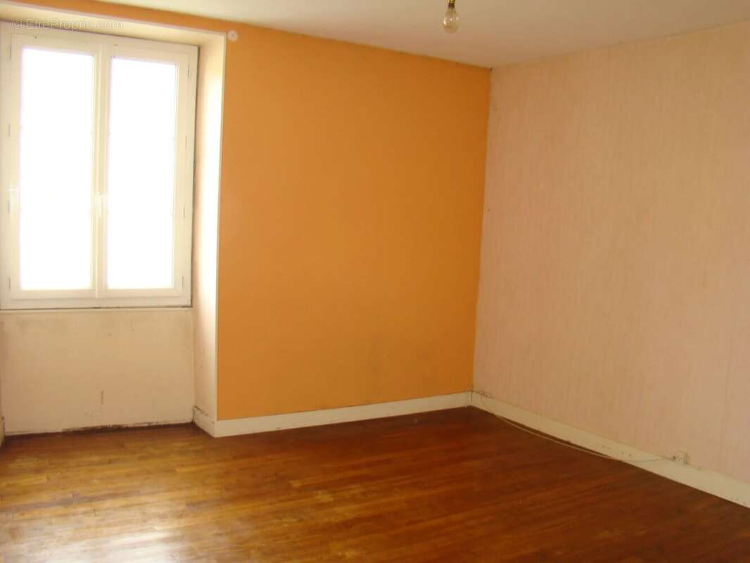 Maison à CHATEAU-GARNIER