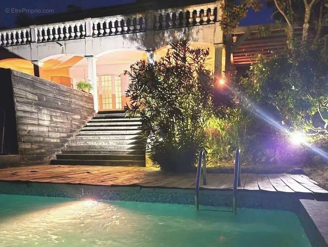 Maison à MANDELIEU-LA-NAPOULE