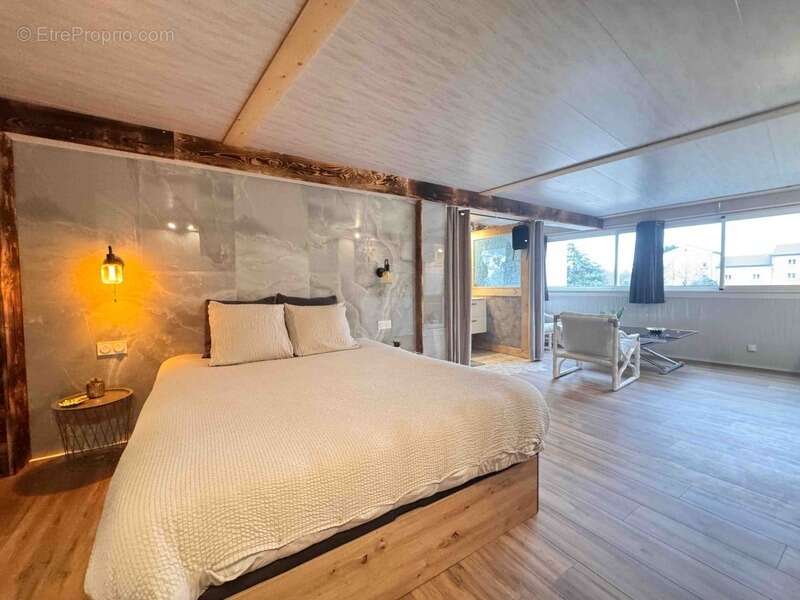 Appartement à LARAGNE-MONTEGLIN