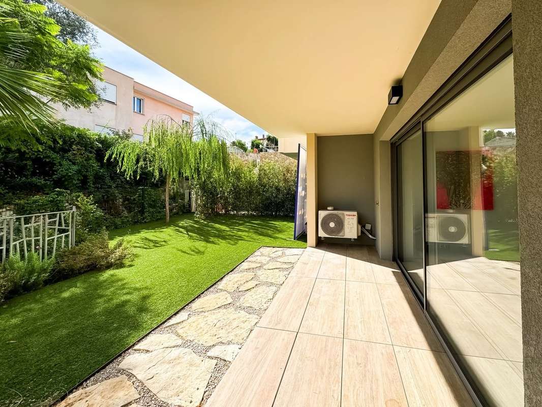 Appartement à ROQUEBRUNE-CAP-MARTIN