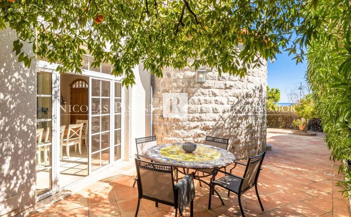 Maison à EZE