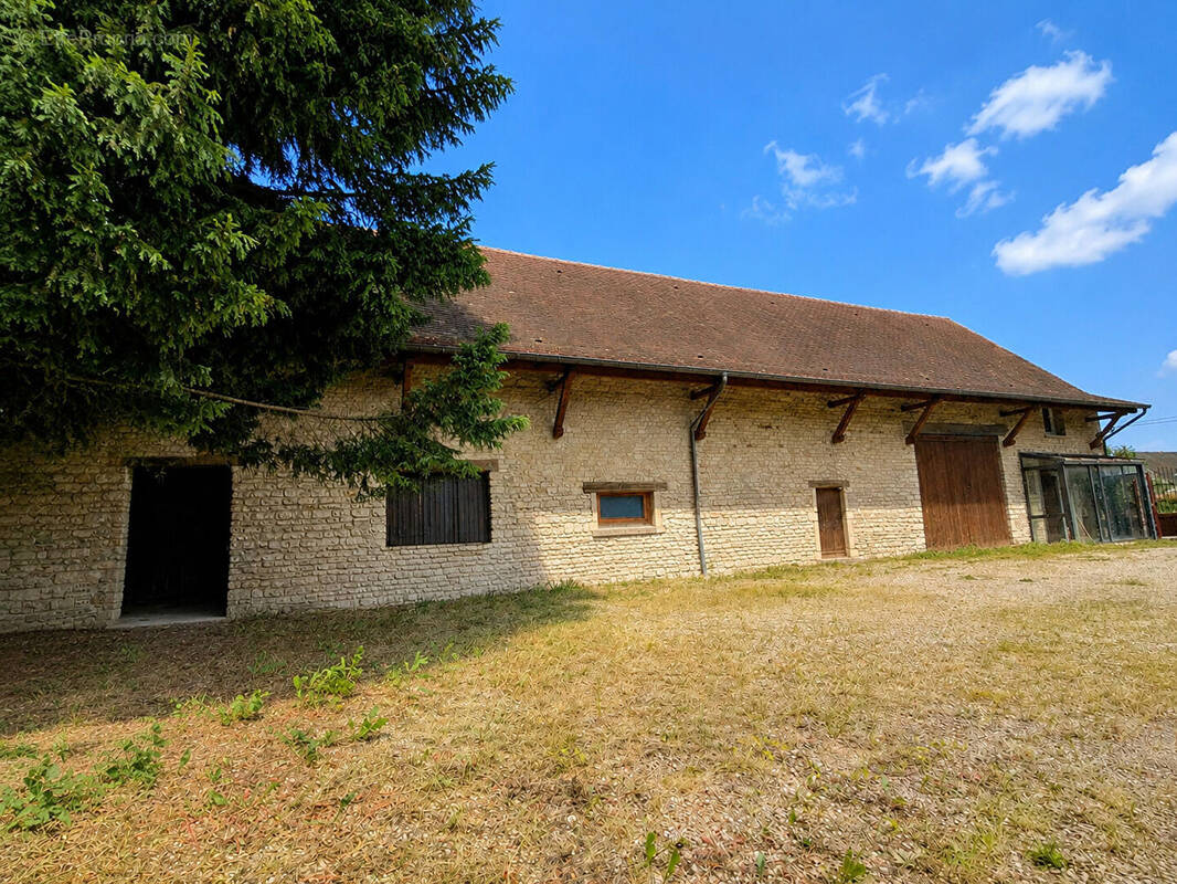 Maison à SAINT-MAURICE-EN-RIVIERE