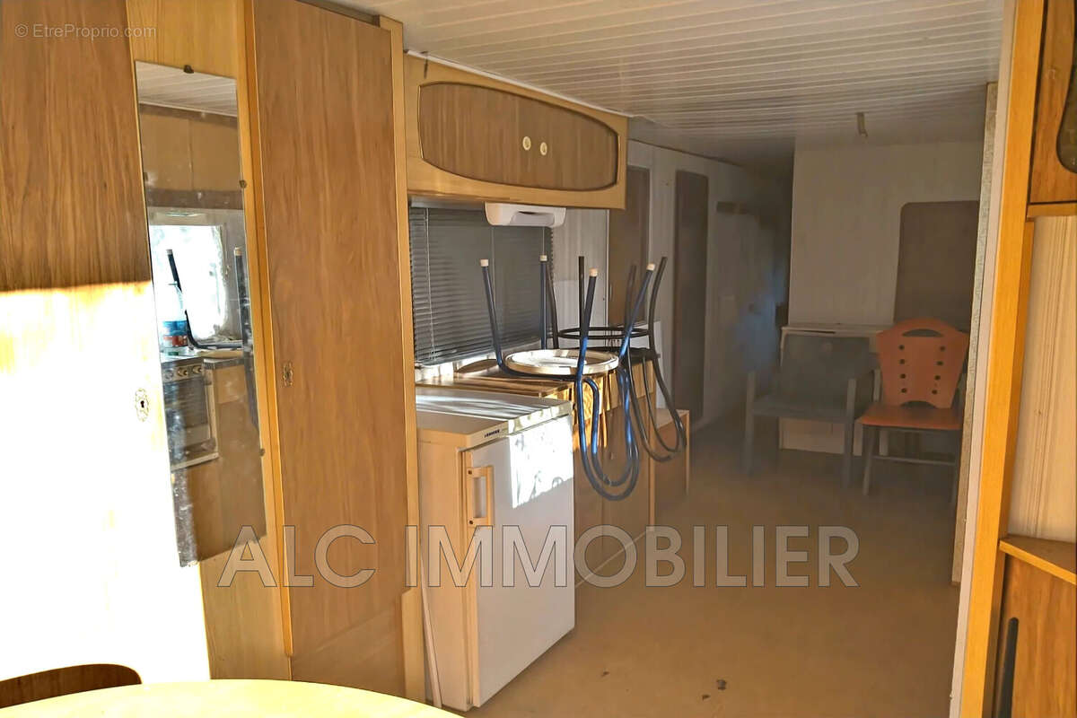 Terrain à SAINT-LEONARD-DES-BOIS